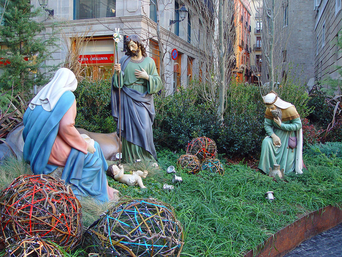 Lifesize outdoor Nativity set in Barcelona, Spain